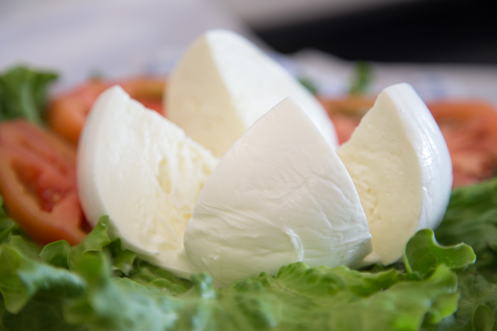 mozzarella di bufala campana prato