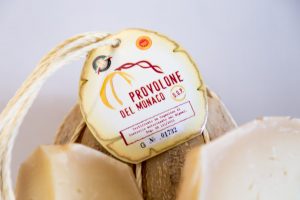 Provolone del monaco 14 mesi dop di Vico Equense