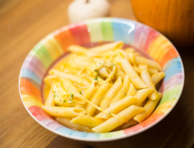 Penne zite con crema di zucca e provola affumicata di bufala